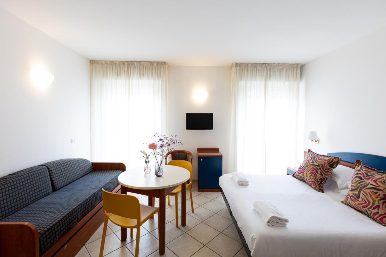 רימיני Residence Mimosa מראה חיצוני תמונה