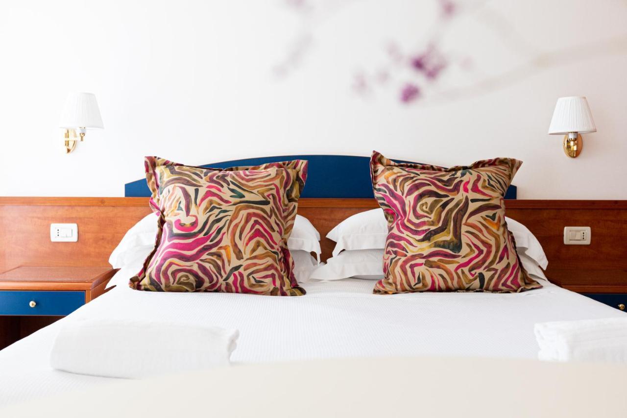 רימיני Residence Mimosa מראה חיצוני תמונה
