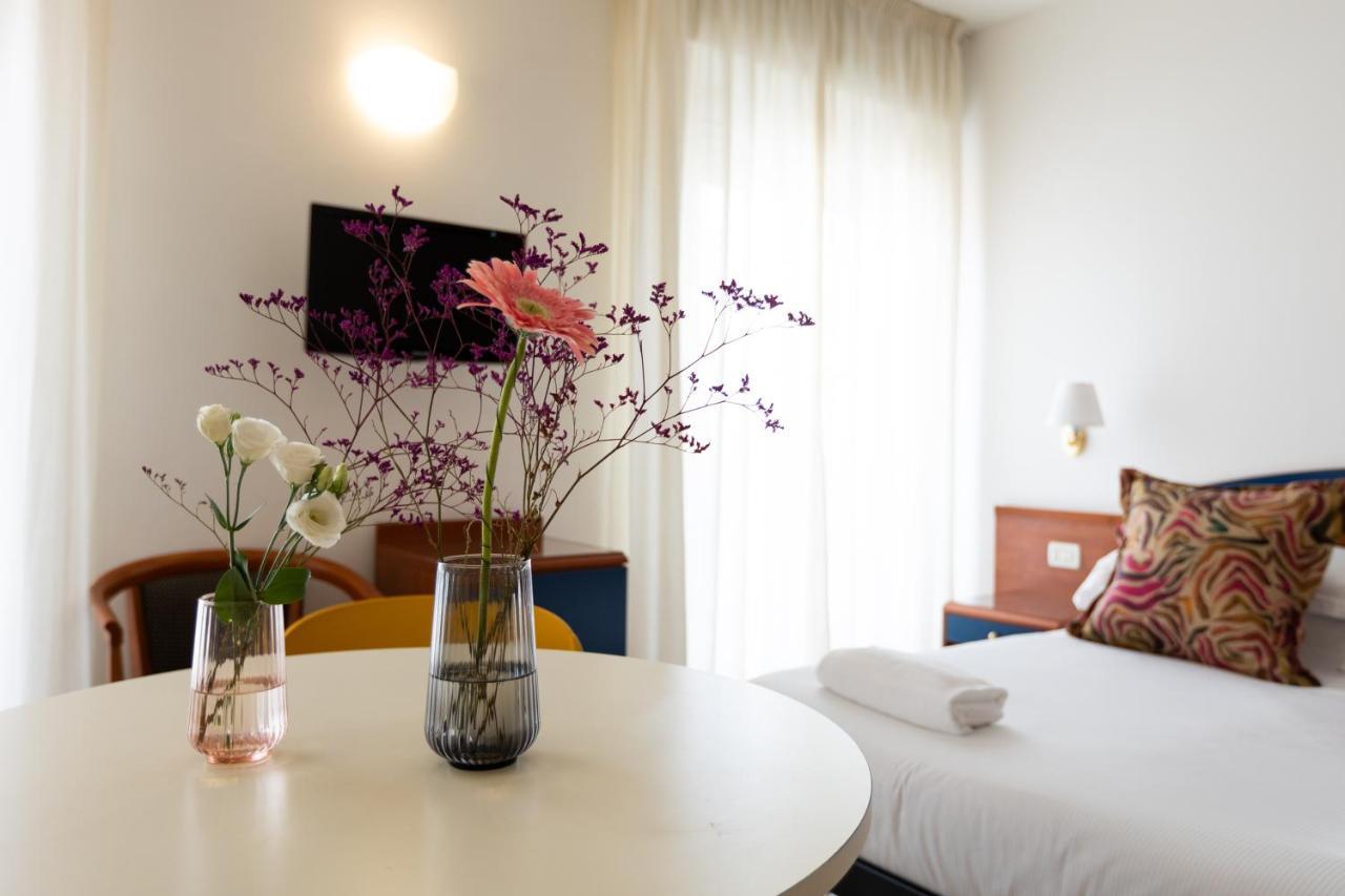 רימיני Residence Mimosa מראה חיצוני תמונה