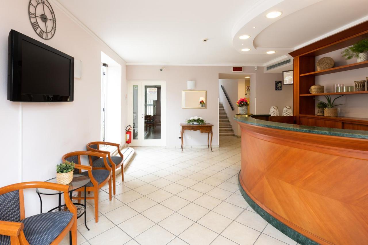 רימיני Residence Mimosa מראה חיצוני תמונה