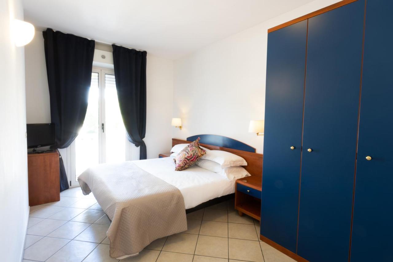 רימיני Residence Mimosa מראה חיצוני תמונה