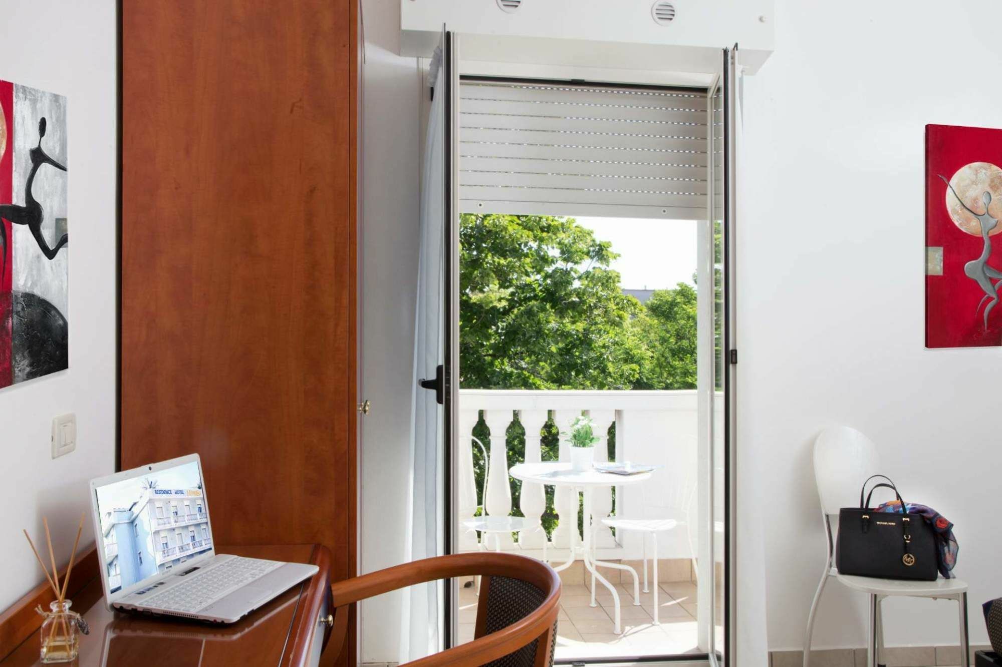 רימיני Residence Mimosa מראה חיצוני תמונה
